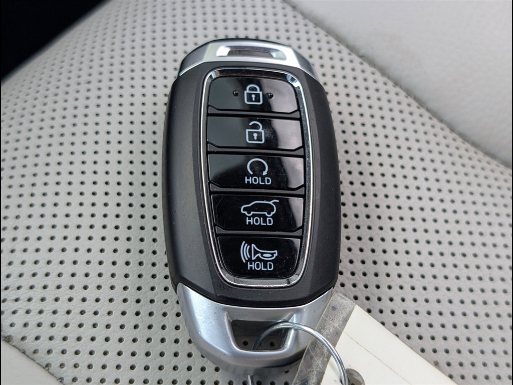 Used 2021 Hyper White Hyundai SEL image 34