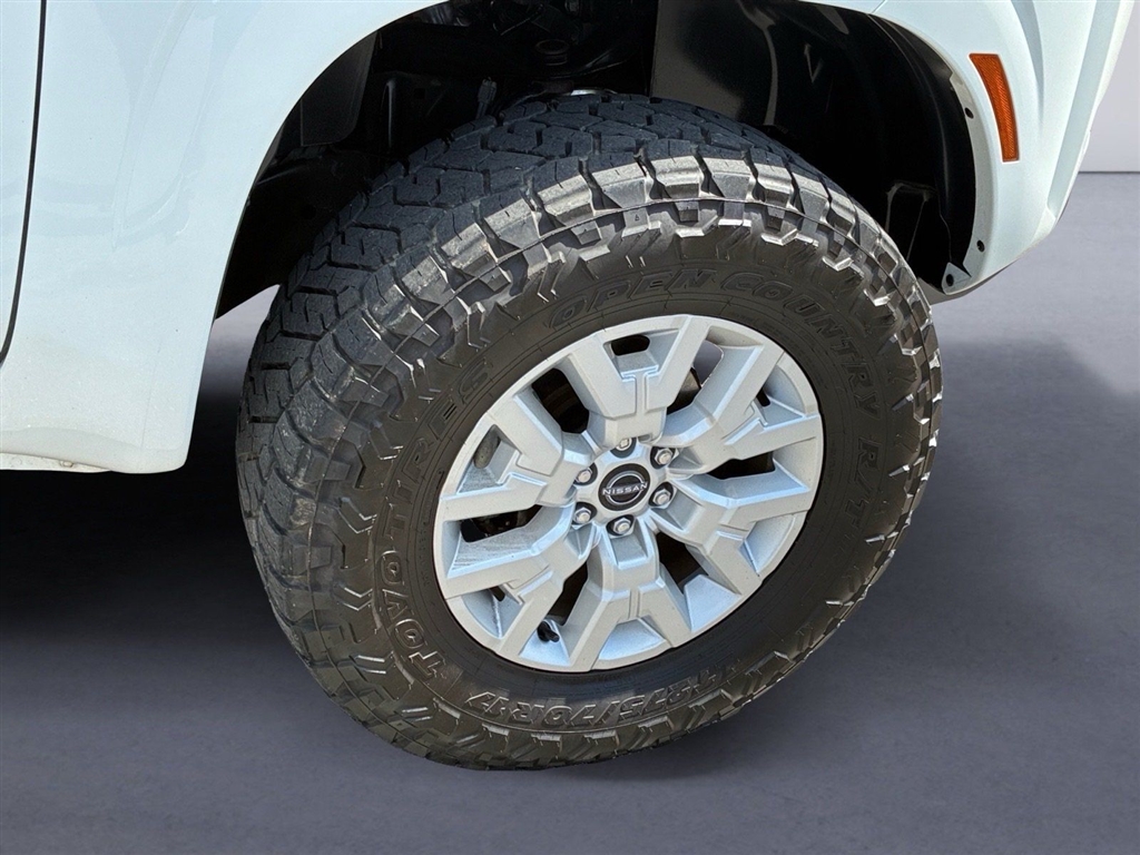 Used 2023 Glacier White Nissan SV image 35