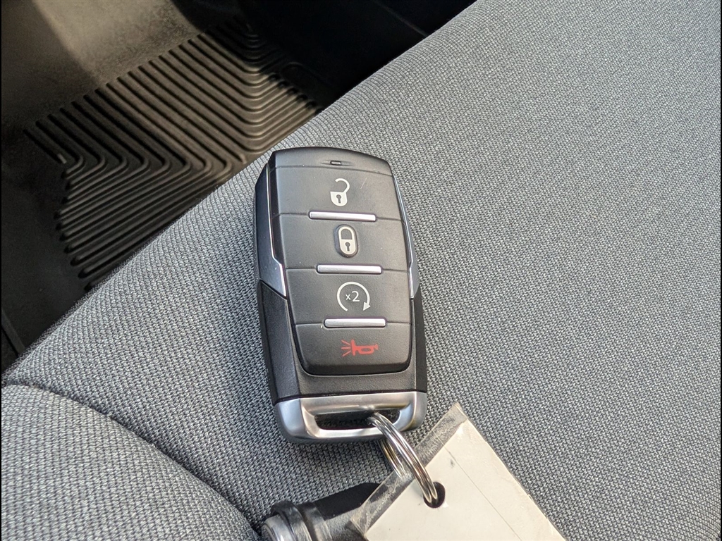 Used 2022 Diamond Black Crystal Pearl Coat RAM Big Horn image 36