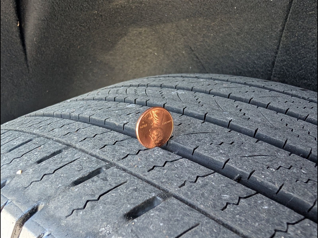 Used 2024 Summit White Chevrolet LT image 36