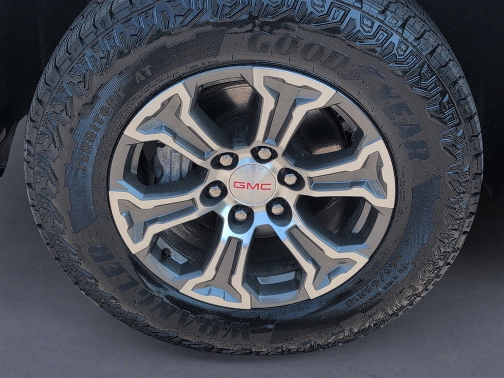 Used 2025 Summit White GMC SLT image 36