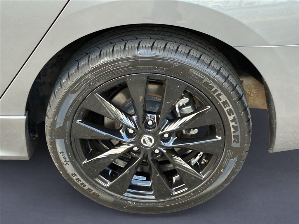 Used 2018 Gun Metallic Nissan SR image 36