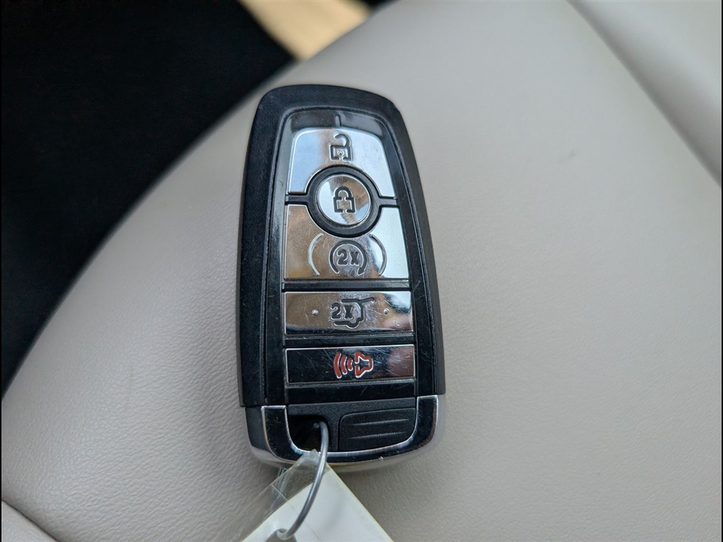 Used 2023 Silver Radiance Lincoln Standard image 36
