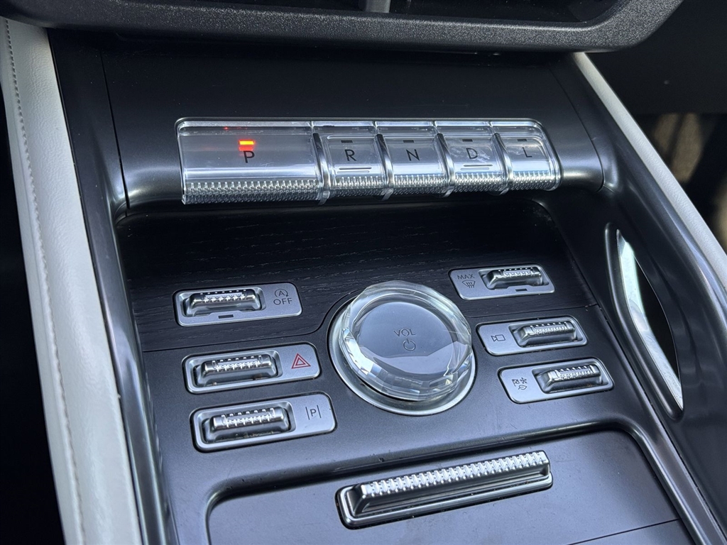 Used 2024 Silver Radiance Lincoln Reserve image 36