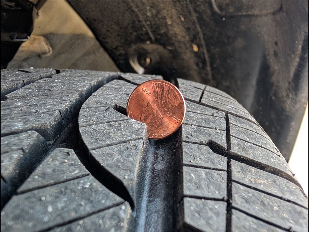 Used 2020 Snow White Pearl Kia LX image 36