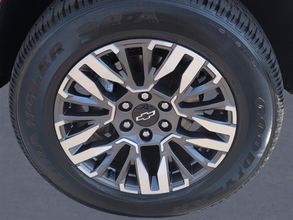 Used 2025 Radiant Red Tintcoat Chevrolet Z71 image 37