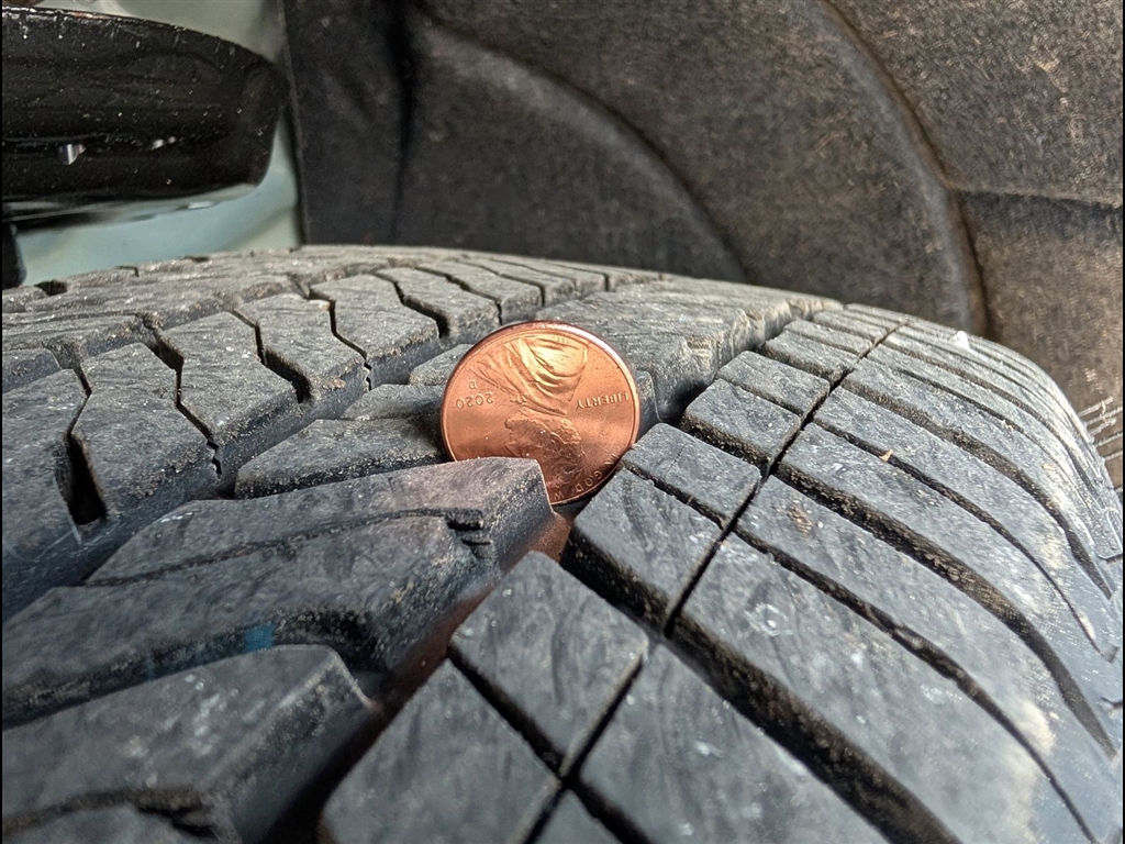 Used 2024 Riptide Blue Metallic GMC SLE image 37