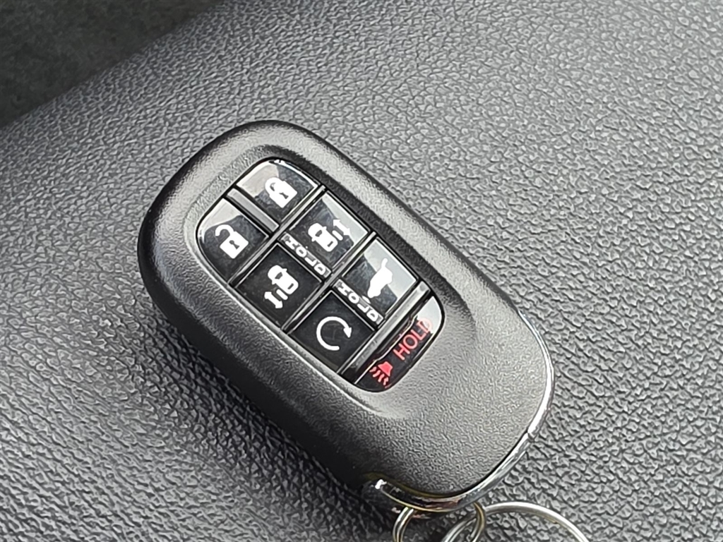 Used 2025 Sonic Gray Pearl Honda Sport-L image 37