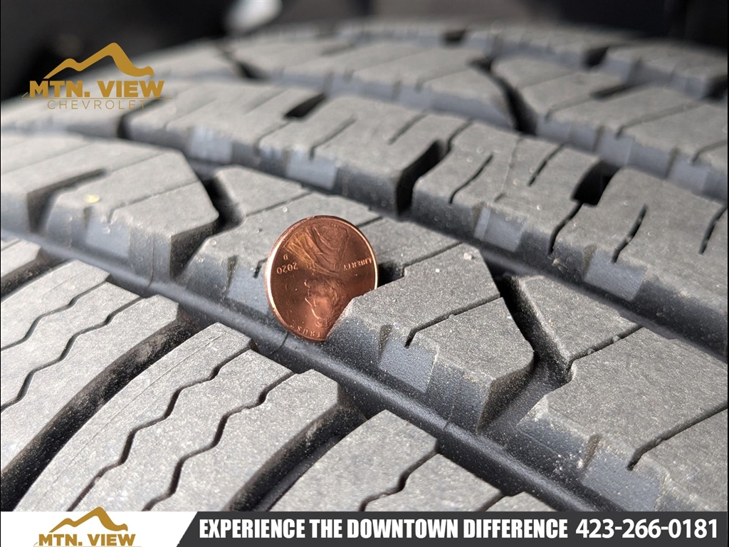 Used 2022 White Toyota SR5 image 37