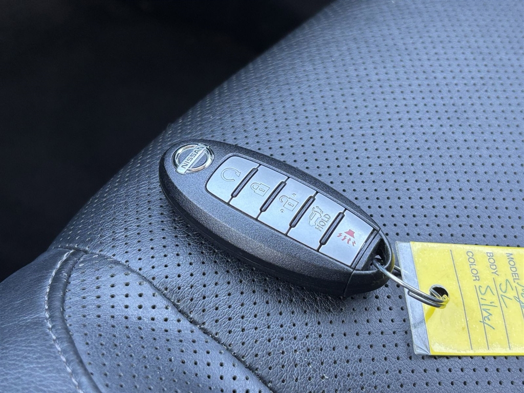 Used 2018 Brilliant Silver Nissan SL image 37