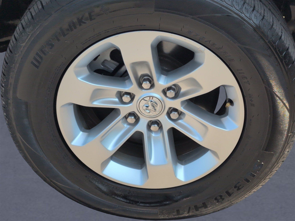 Used 2024 Diamond Black Crystal Pearl Coat RAM Laramie image 38