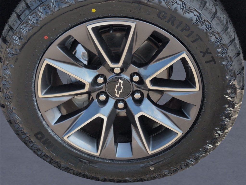 Used 2021 Shadow Gray Metallic Chevrolet Z71 image 38