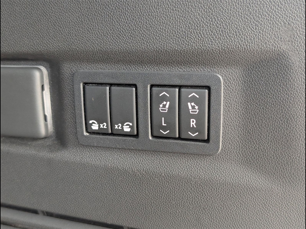 Used 2021 Shadow Gray Metallic Chevrolet Premier image 38