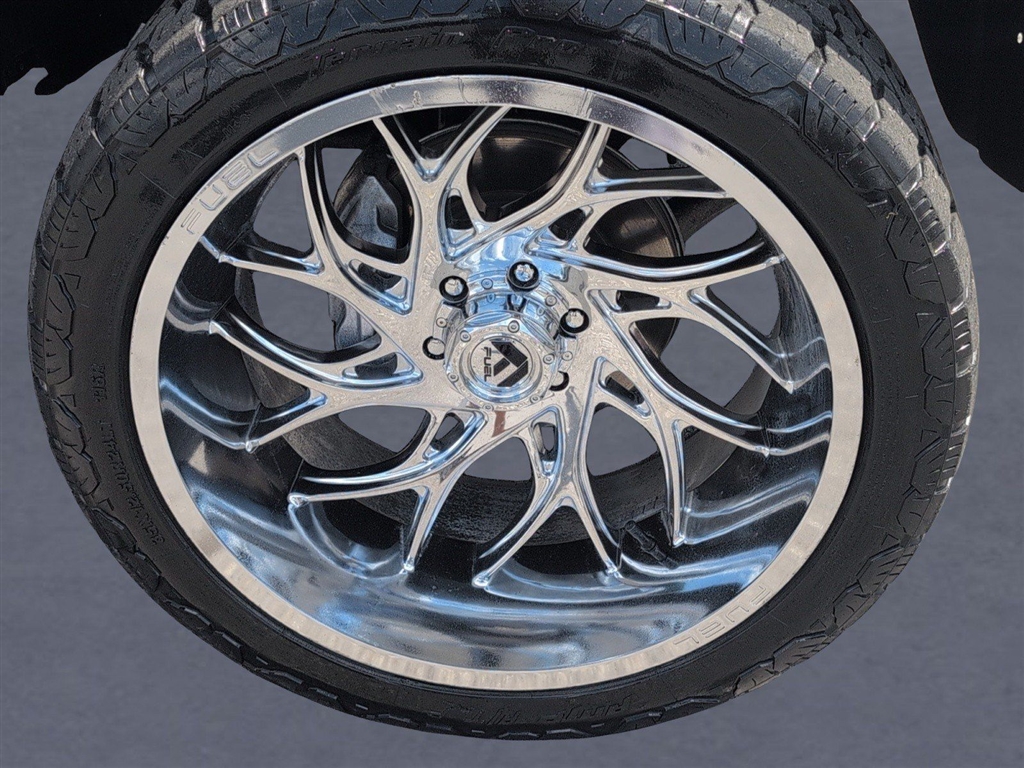 Used 2023 Sterling Metallic GMC SLT image 38