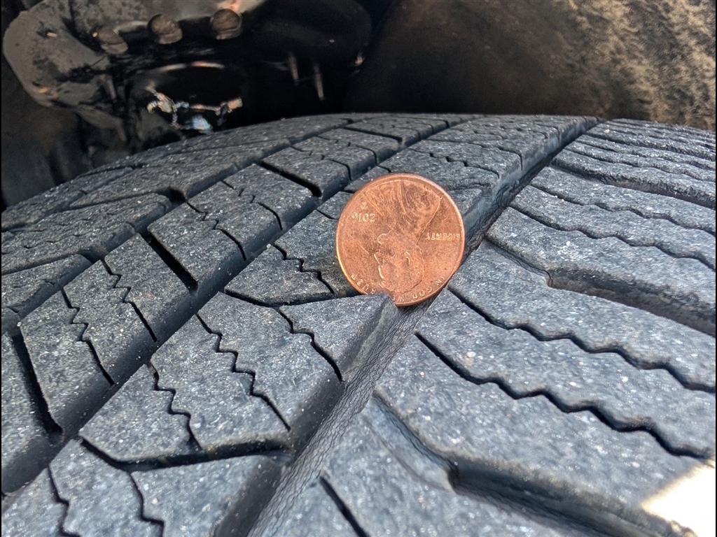 Used 2018 Quartz White Pearl Hyundai Limited image 38