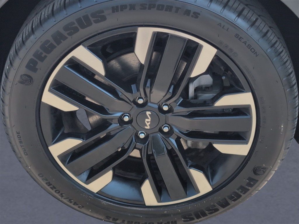 Used 2023 Glacial White Pearl Kia SX image 38