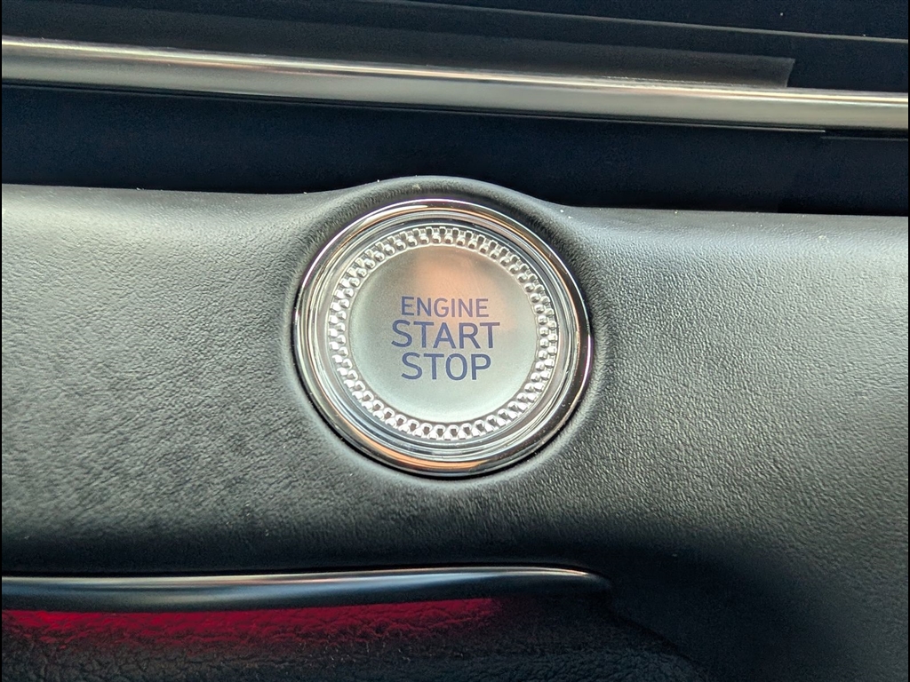 Used 2025 Uyuni White Pearl Genesis 3.5T E-SC image 39