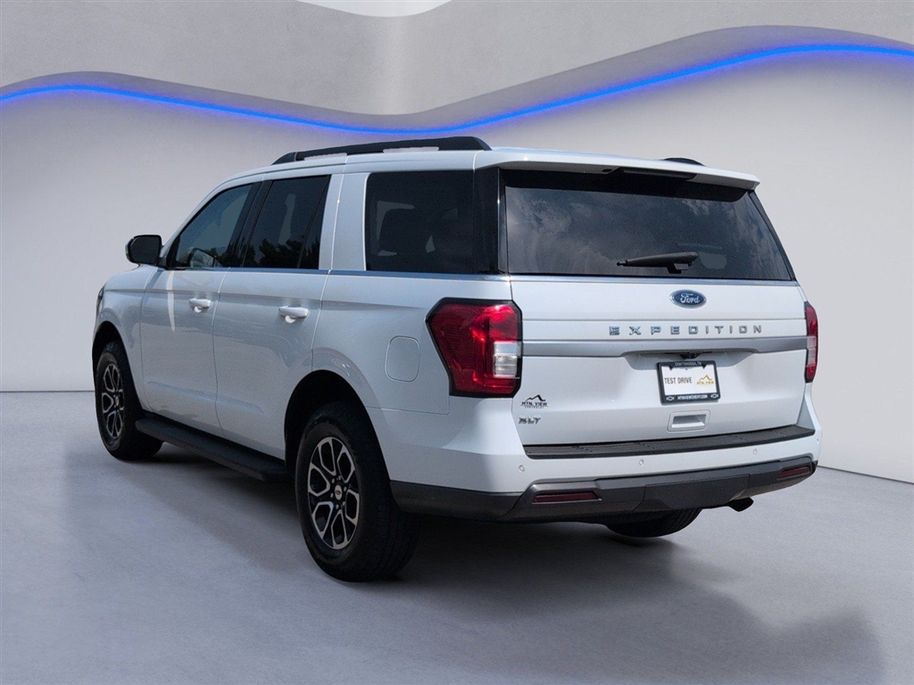Used 2022 Oxford White Ford XLT image 3