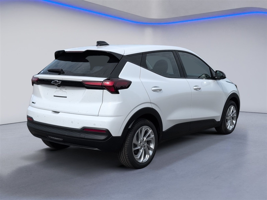 New 2027 Summit White Chevrolet LT image 3