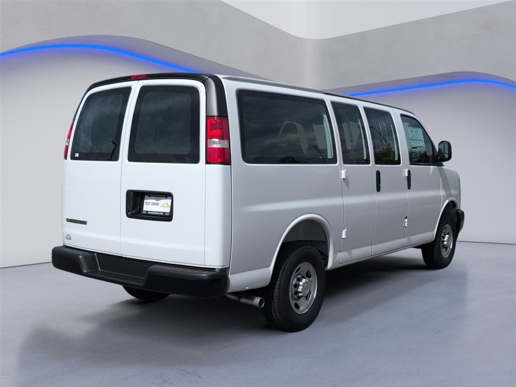 New 2026 Summit White Gaz Chevrolet 2500 image 3