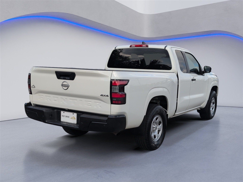 Used 2024 Glacier White Nissan S image 3