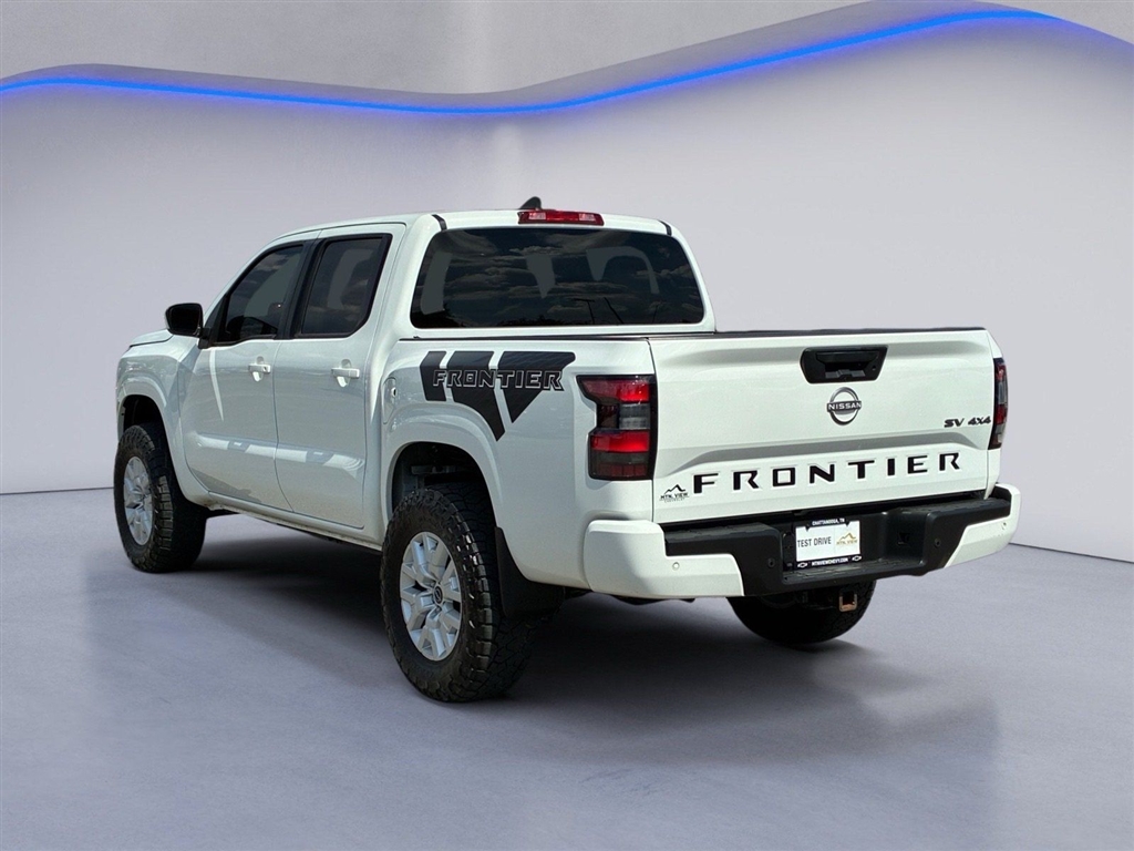 Used 2023 Glacier White Nissan SV image 3