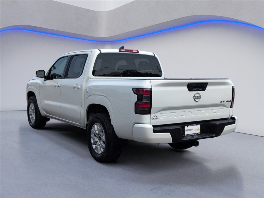 Used 2023 Glacier White Nissan SV image 3