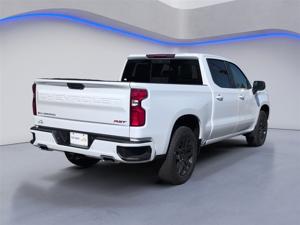 New 2026 Summit White Chevrolet RST image 3