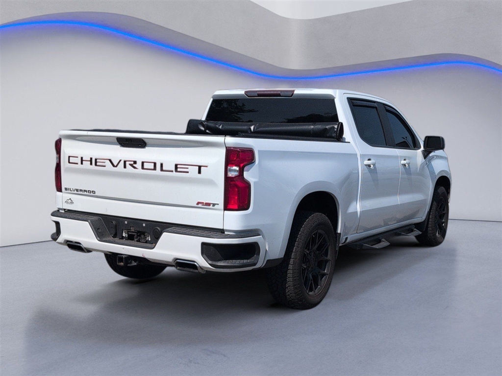 Used 2021 Summit White Chevrolet RST image 3