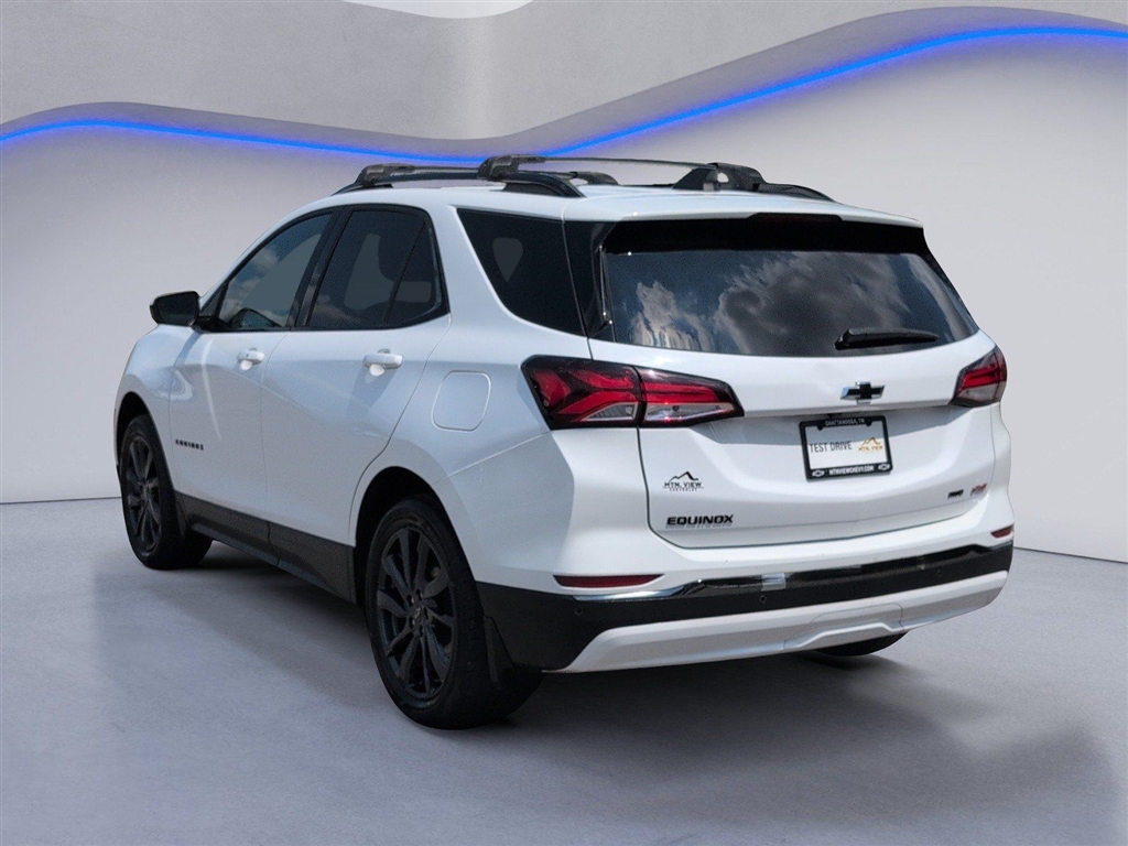 Used 2023 Iridescent Pearl Tricoat Chevrolet RS image 3