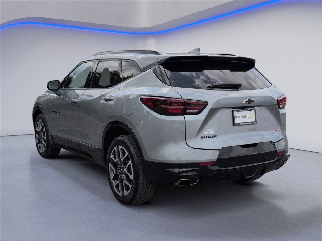 Used 2025 Sterling Gray Metallic Chevrolet RS image 3