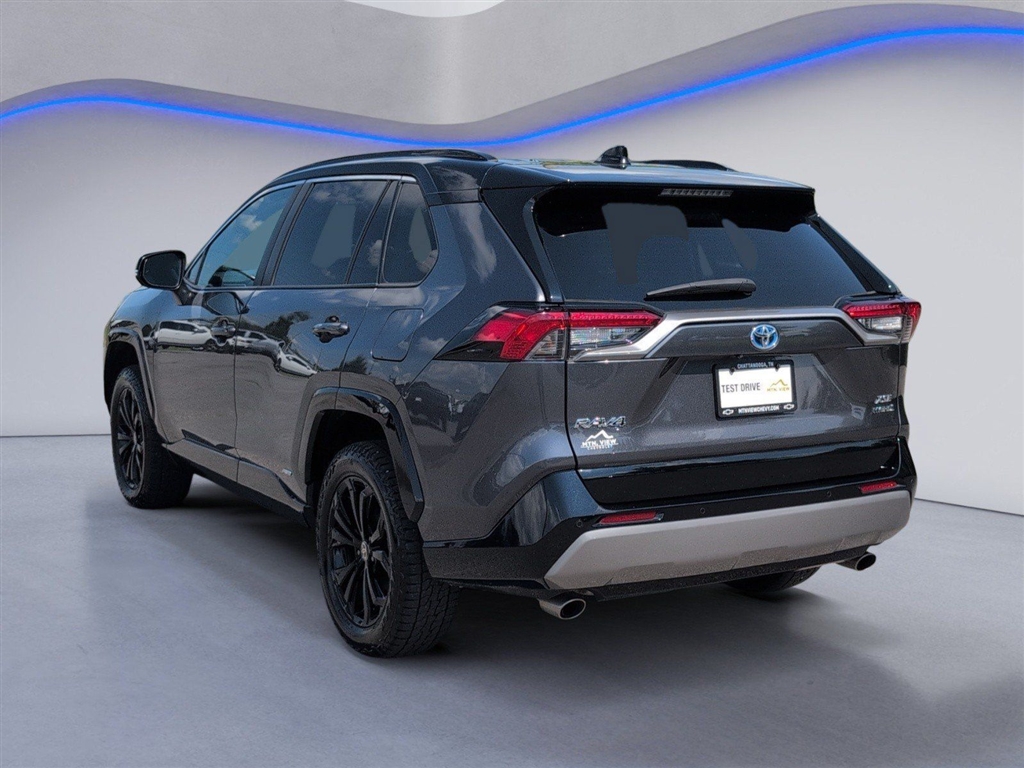 Used 2023 Magnetic Gray Metallic W/Midnight Black Metallic R Toyota XSE image 3