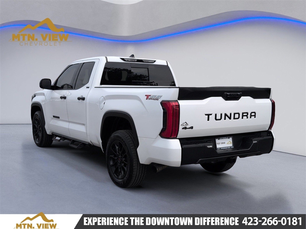 Used 2022 White Toyota SR5 image 3