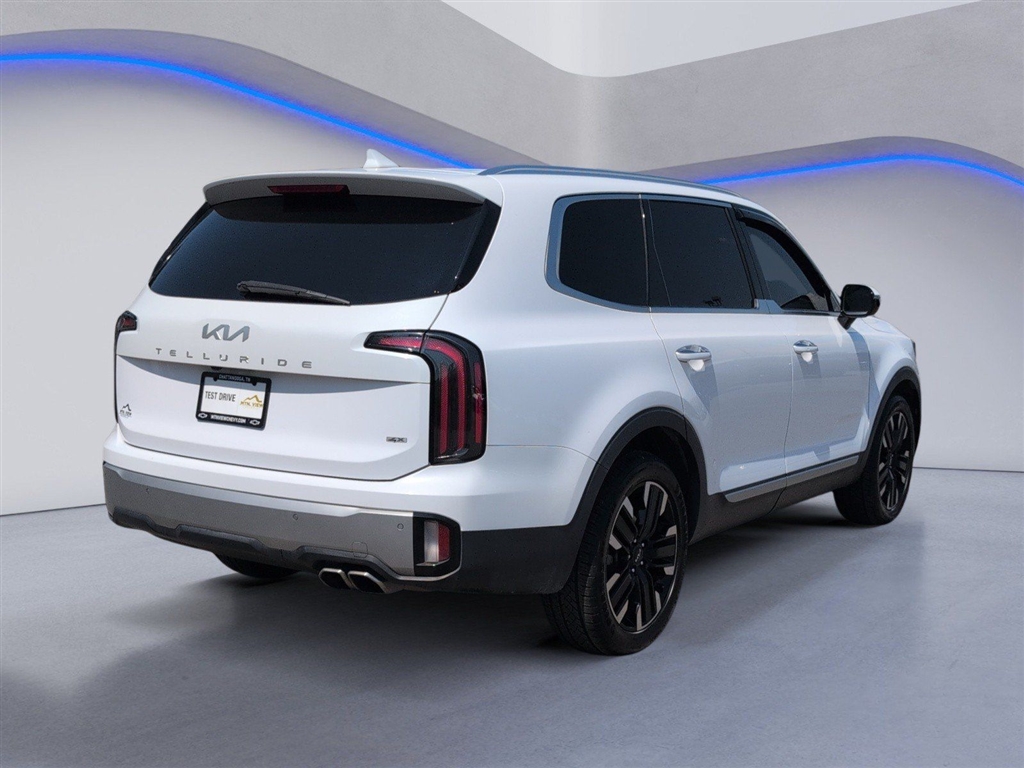 Used 2023 Glacial White Pearl Kia SX image 3