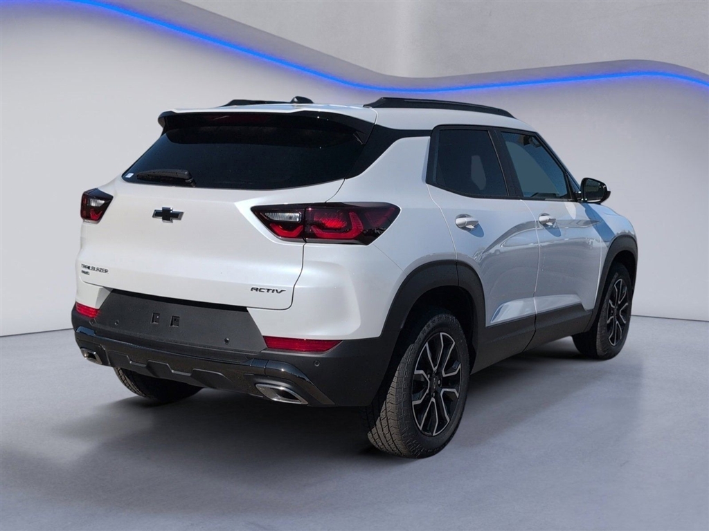 New 2026 Iridescent Pearl Tricoat Chevrolet ACTIV image 3