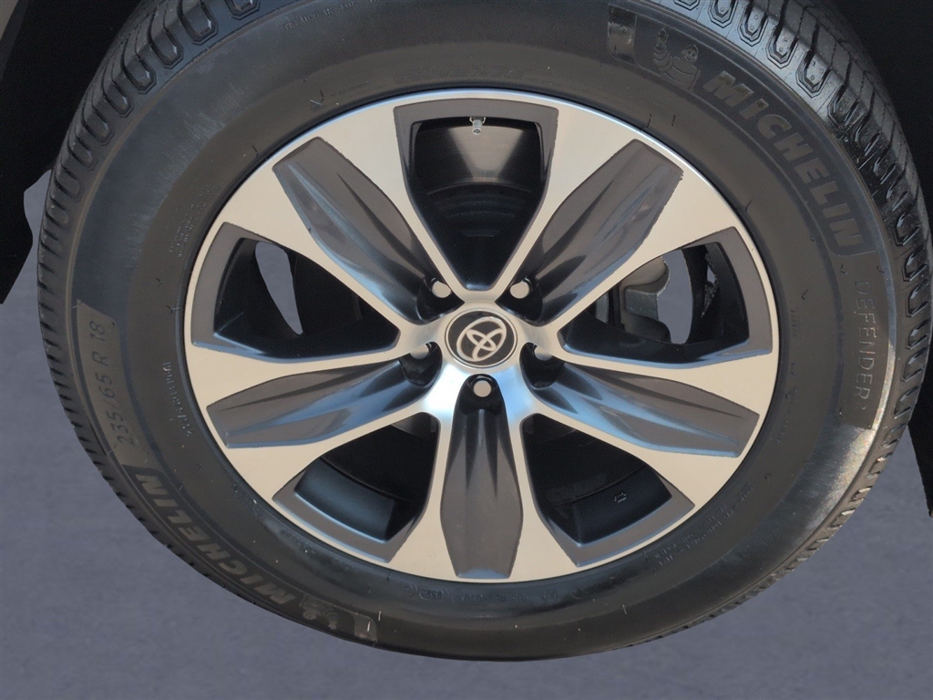 Used 2022 Magnetic Gray Metallic Toyota XLE image 40