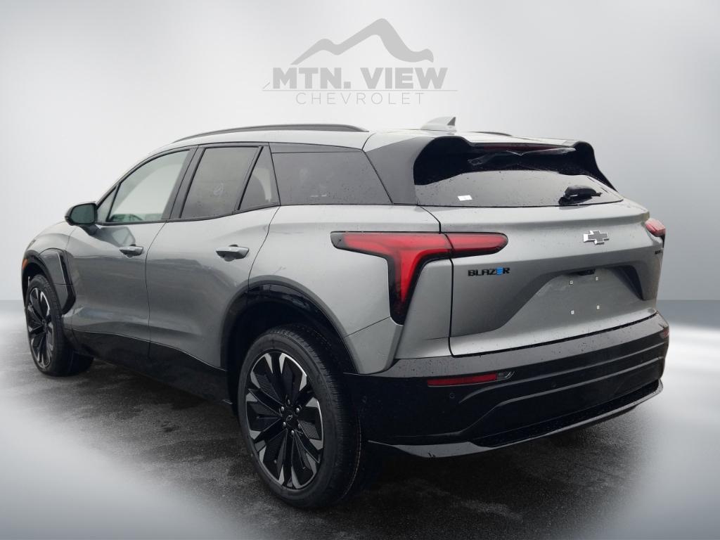 New 2025 Sterling Gray Metallic Chevrolet RS image 4