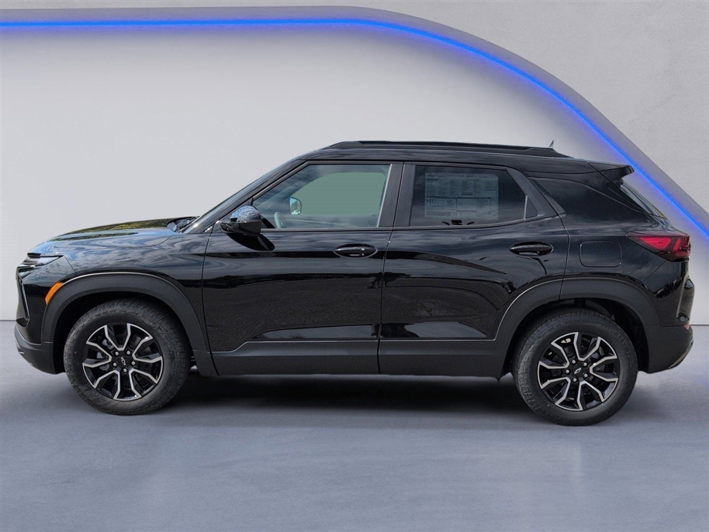 New 2026 Mosaic Black Metallic Chevrolet ACTIV image 4