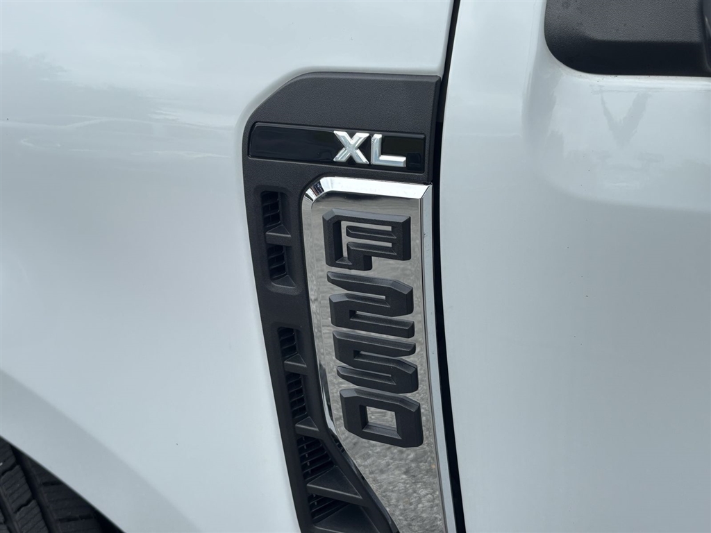 Used 2024 Oxford White Ford XL image 5