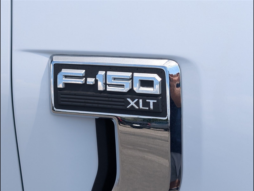 Used 2021 Oxford White Ford XLT image 5