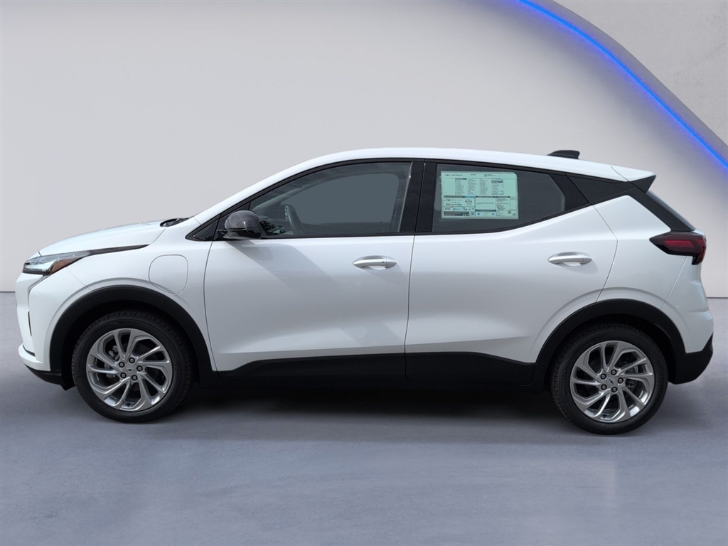 New 2027 Summit White Chevrolet LT image 5