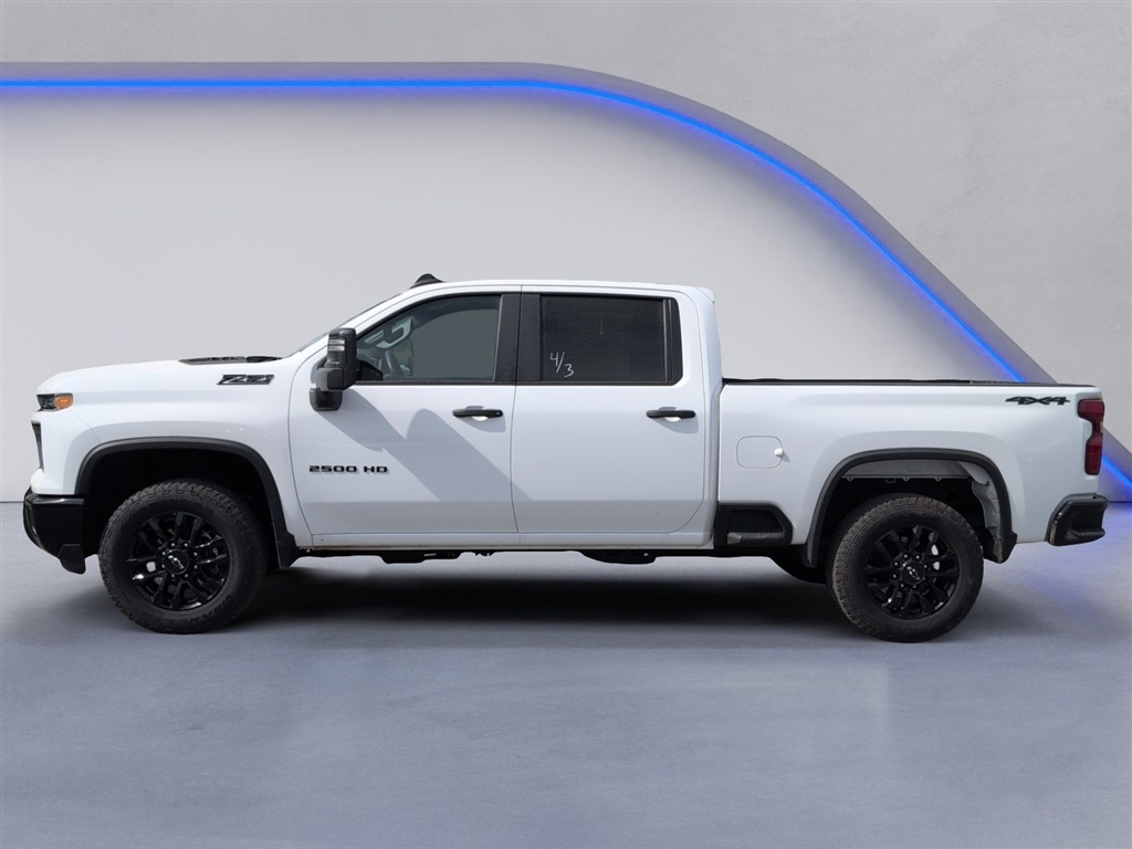 Used 2025 Summit White Chevrolet Custom image 5