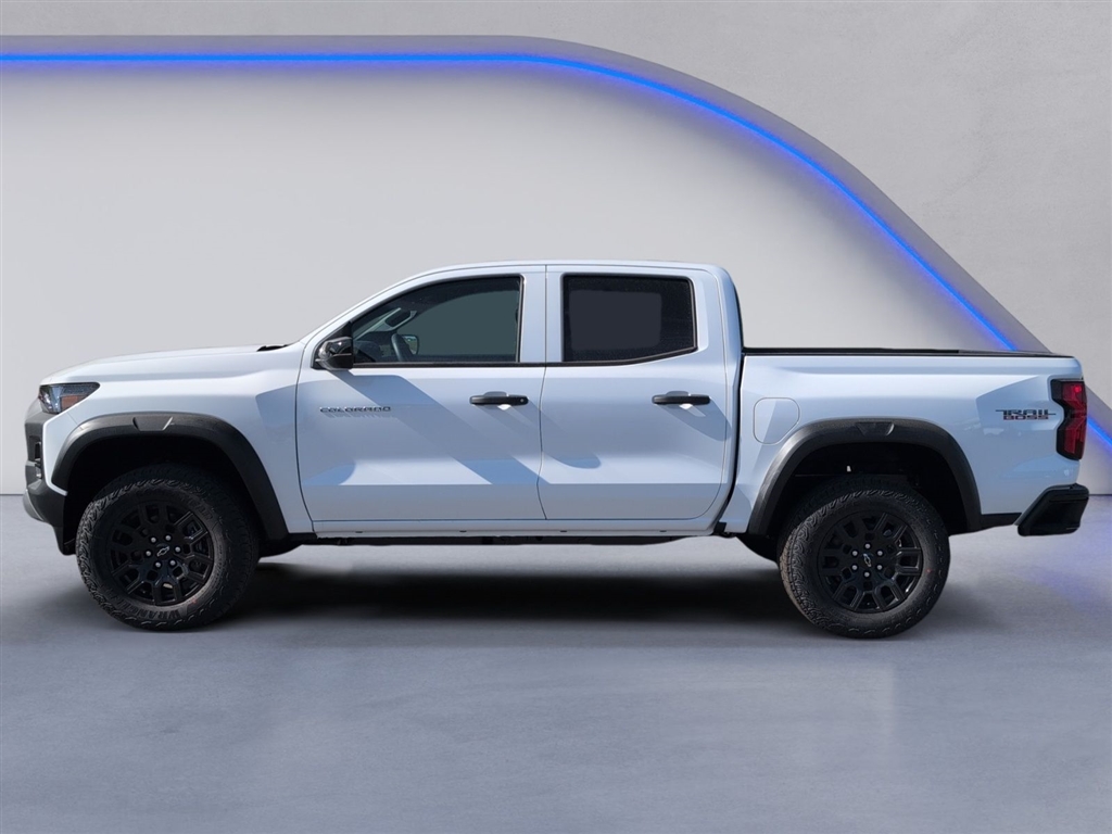 New 2026 Summit White Chevrolet Trail Boss image 5