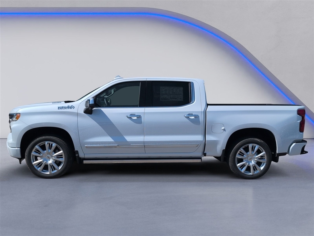 New 2026 Polar White Tricoat Chevrolet High Country image 5