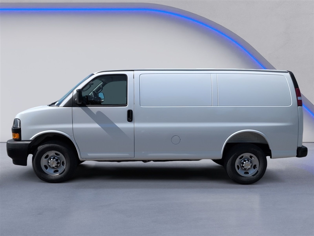 New 2026 Summit White Chevrolet 2500 image 5