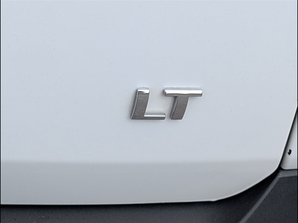 Used 2023 Summit White Chevrolet LT Leather image 5