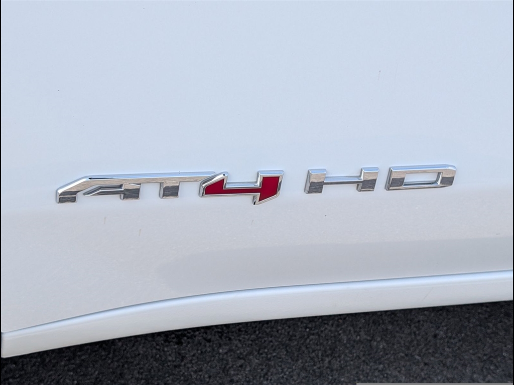 Used 2025 Summit White GMC AT4 image 5