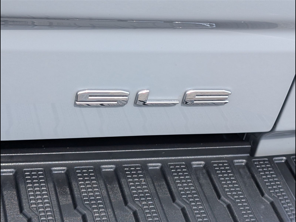 Used 2024 Thunderstorm Gray GMC SLE image 5