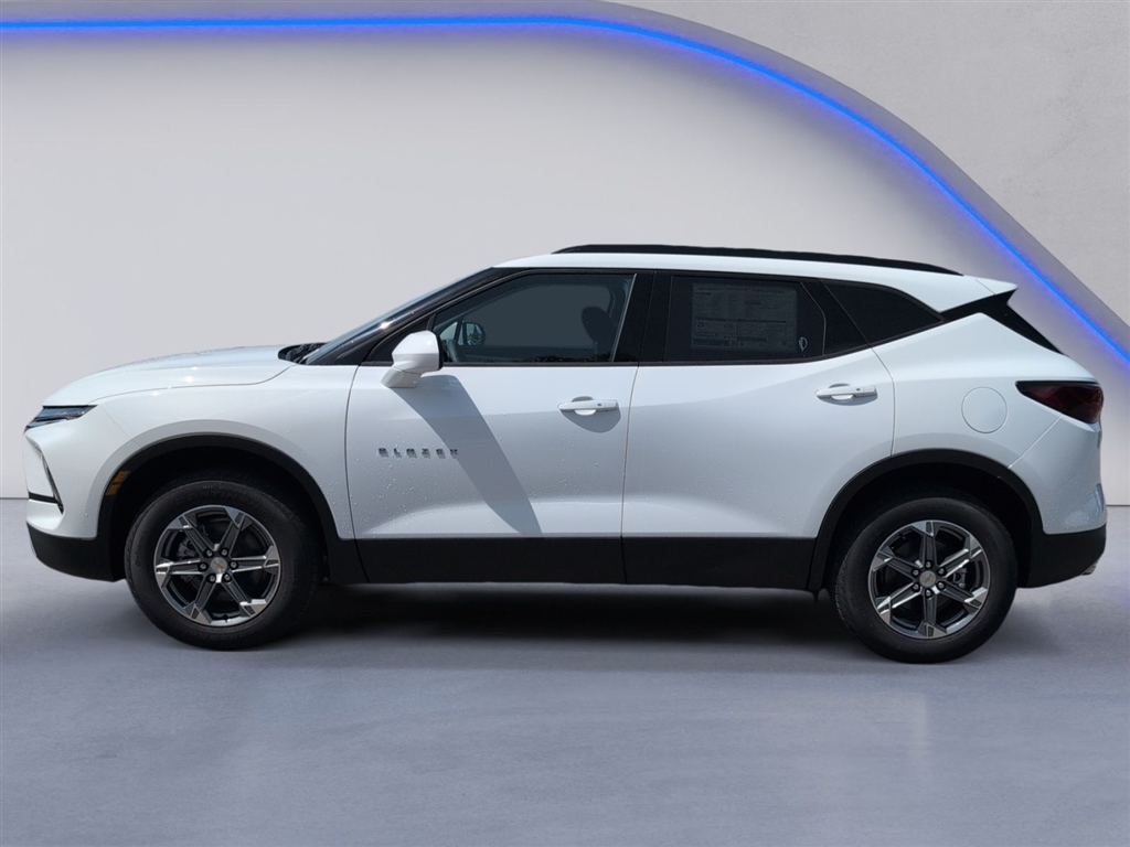 New 2026 Summit White Chevrolet LT image 5