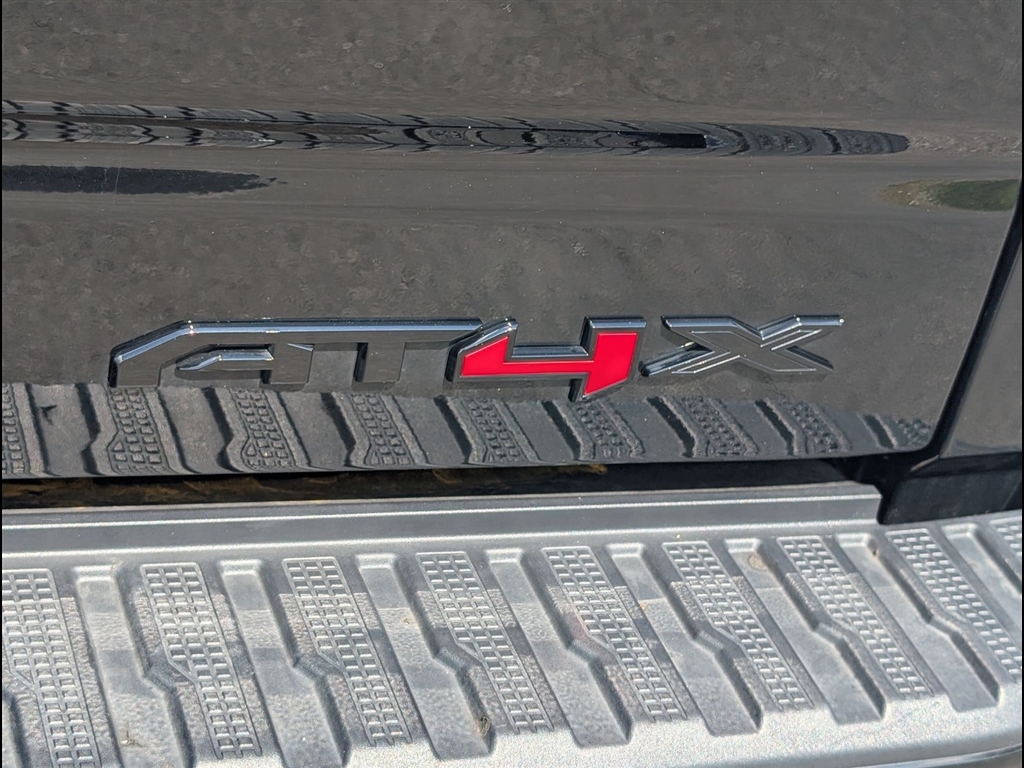 Used 2026 Onyx Black GMC AT4X image 5